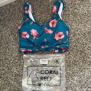 Coral Reef Traveler Top. Brand New never worn. Size Medium.
